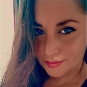 Meet your Posher, Roxanne